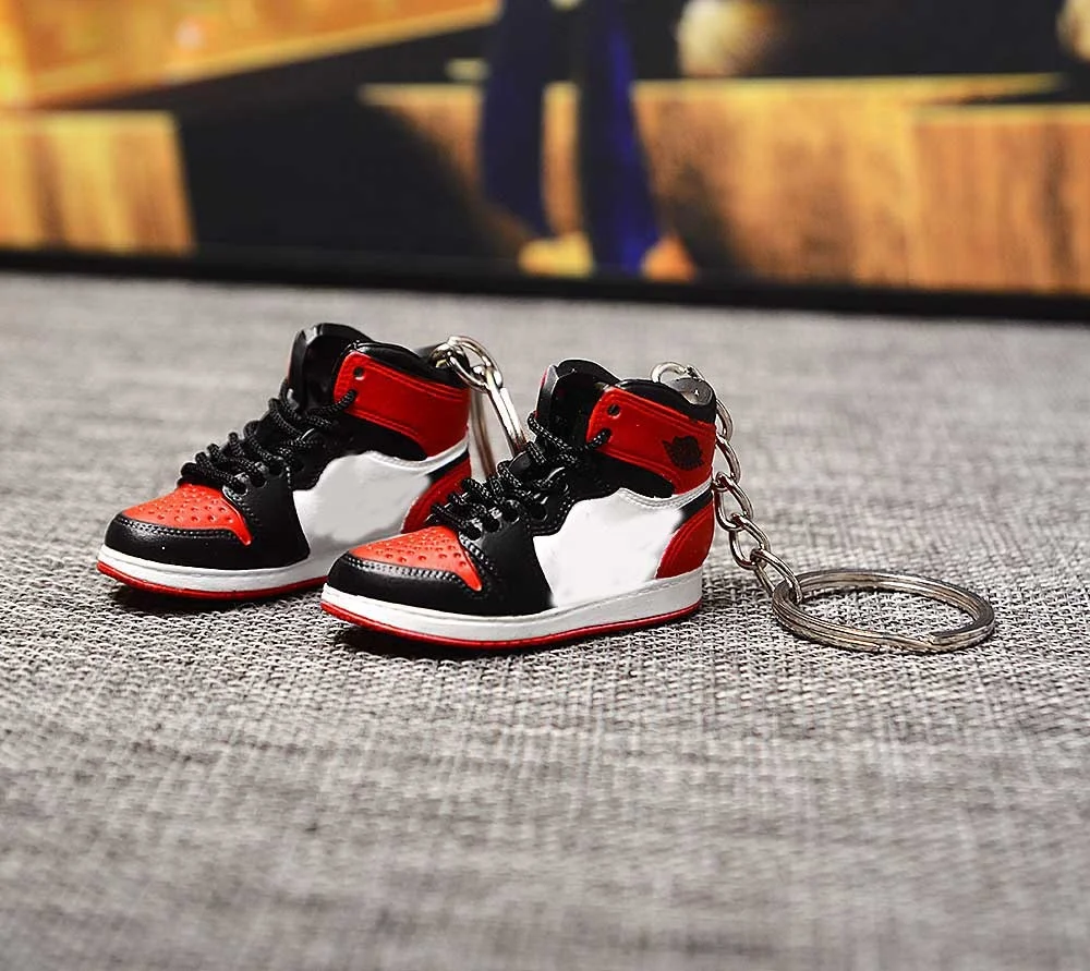 Dropshipping Personality DIY 1's "Bred Toe " part 1 Generation Stereo 3D Sneaker Model Keychain Bag Pendant Couple Keychain
Dropshipping Personality DIY 1's "Bred Toe " part 1 Generation Stereo 3D Sneaker Model Keychain Bag Pendant Couple Keychain