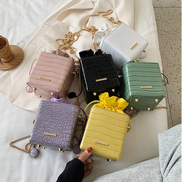 2020 New Fashion Crocodile Shoulder Messenger Bag Stone Chain Small Handbags For Women Ladies Mini Purse Square Bags, Black white pink yellow green purple
2020 New Fashion Crocodile Shoulder Messenger Bag Stone Chain Small Handbags For Women Ladies Mini Purse Square Bags, Black white pink yellow green purple