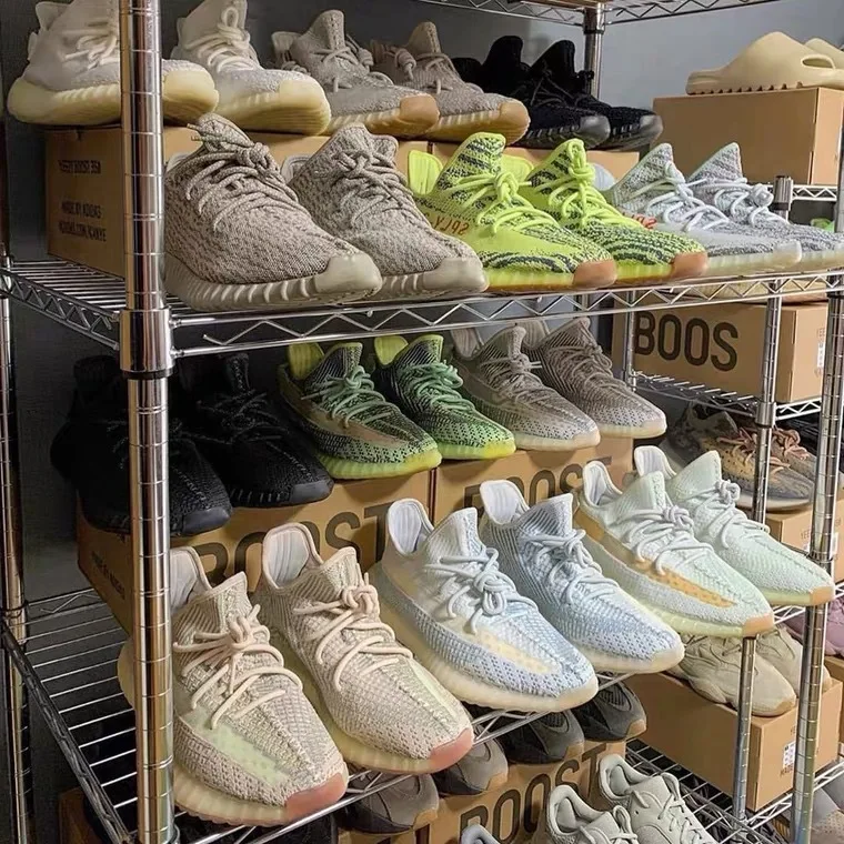 Original high quality 30 color zapatillas hombre yeez 350 V2 yezzy boots walking style shoes kid Sneakers
Original high quality 30 color zapatillas hombre yeez 350 V2 yezzy boots walking style shoes kid Sneakers