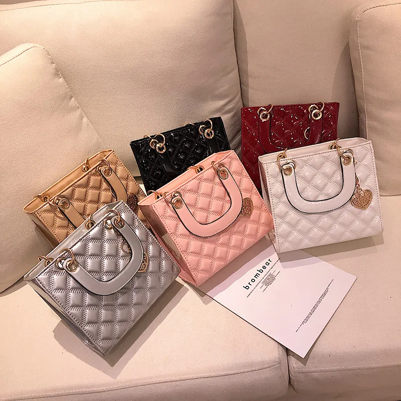Hot Sales Large Handbags for Women 2022 Women Plaid Hand Bags Luxury Handbags for Women Designer Purses and Handbags Ladies, 6 colors
Hot Sales Large Handbags for Women 2022 Women Plaid Hand Bags Luxury Handbags for Women Designer Purses and Handbags Ladies, 6 colors