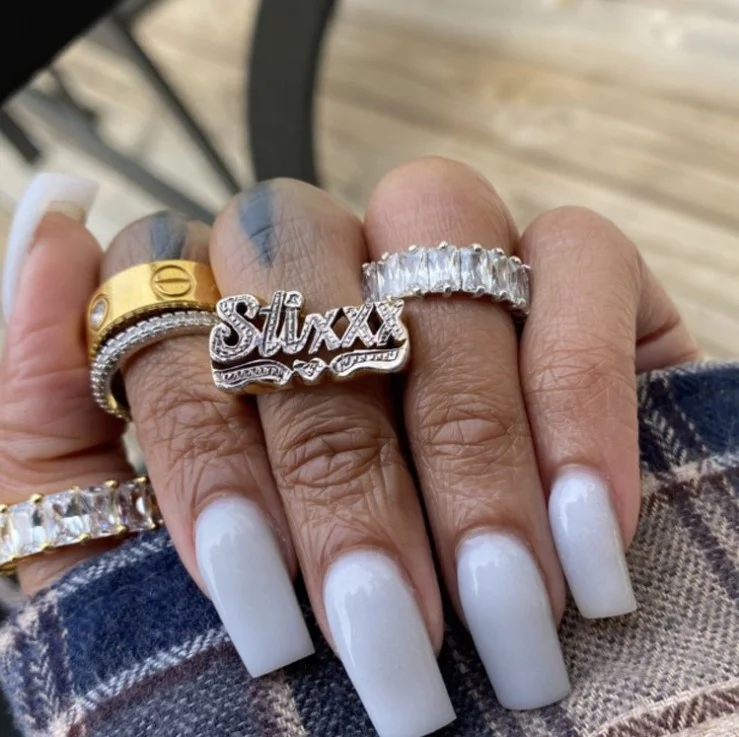 2021 hotsale Personalized Letter and Heart Engraving Custom Ring silver gold Carved Name ring design jewelry
2021 hotsale Personalized Letter and Heart Engraving Custom Ring silver gold Carved Name ring design jewelry