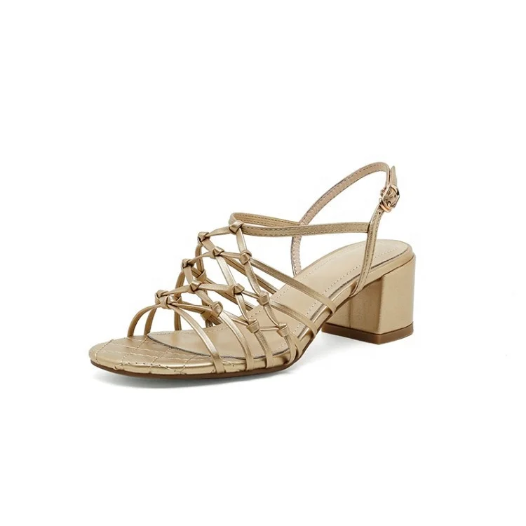 2021 Summer Thick Mid-heel Roman Shoes Woven Women's Shoes Bronze Gold Hollow Disc Buckle T-shaped Sandals
2021 Summer Thick Mid-heel Roman Shoes Woven Women's Shoes Bronze Gold Hollow Disc Buckle T-shaped Sandals