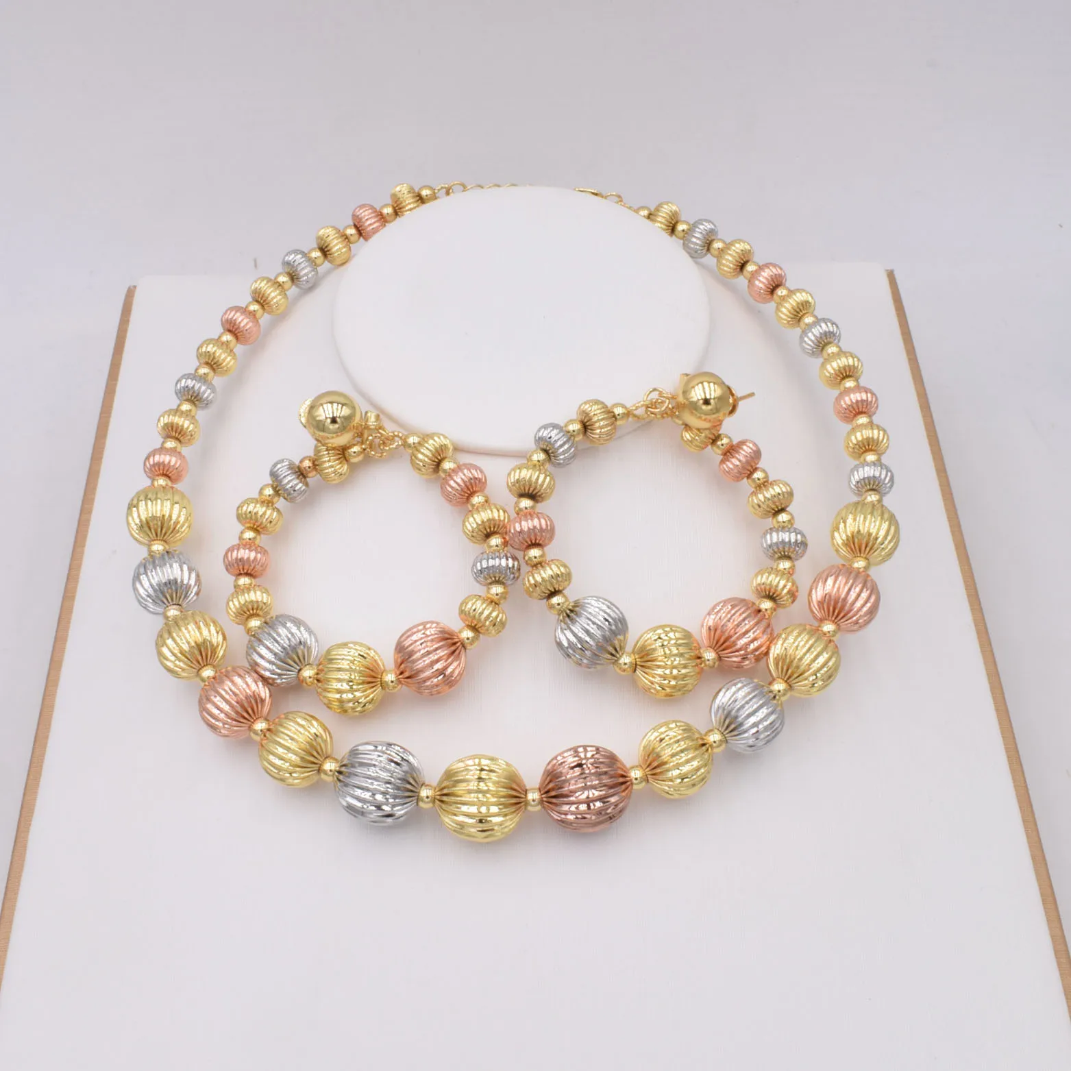 High quality Italian gold new jewelry set mixed color ball Necklace Earring Set for wedding NT0144, Gold color
High quality Italian gold new jewelry set mixed color ball Necklace Earring Set for wedding NT0144, Gold color