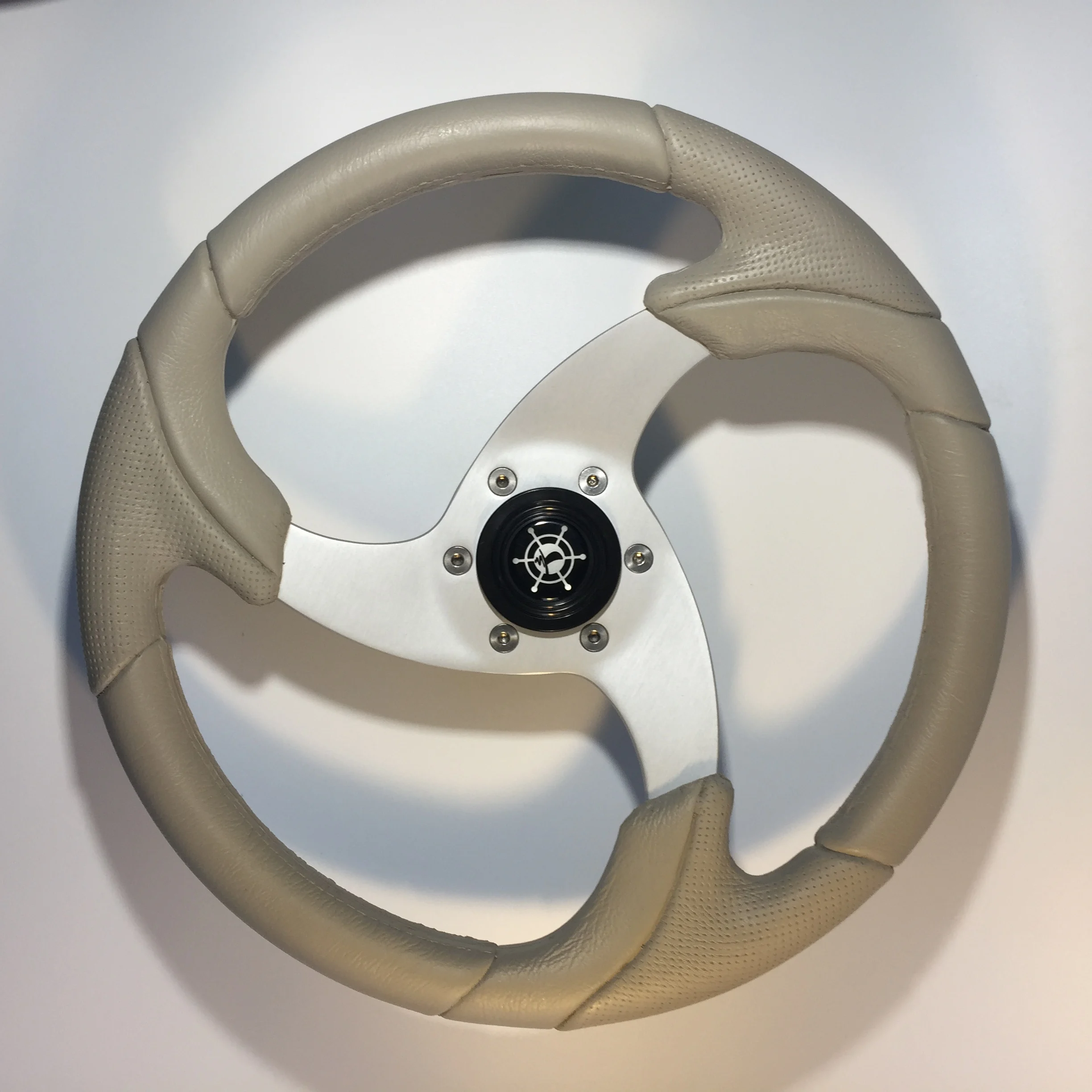 Steering wheel (3).png