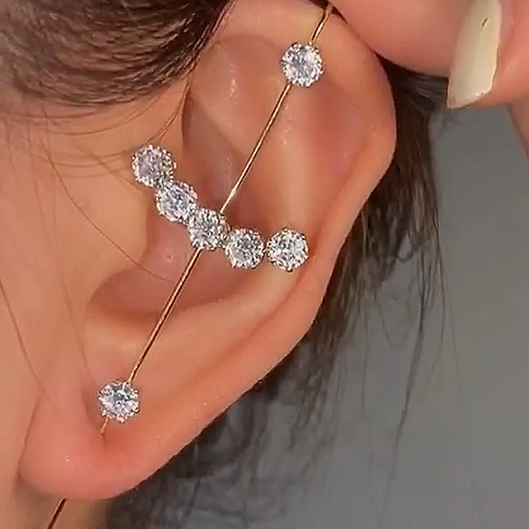 Korea exquisite lightning leaf rhinestone pearl cuff earrings simple long C-shaped piercing pin ear buckle earrings female
Korea exquisite lightning leaf rhinestone pearl cuff earrings simple long C-shaped piercing pin ear buckle earrings female