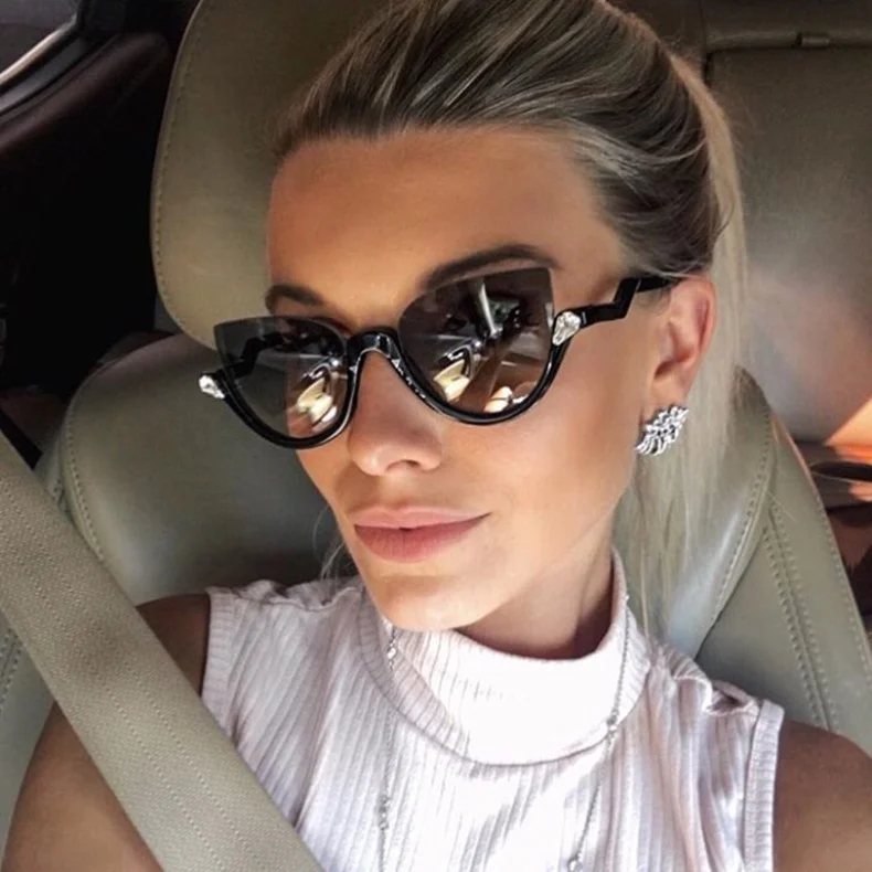 Lmamba Classic Retro Half-frame Sunglasses Fashion Diamond-studded Women Sunglasses Trend Anti-blue Light Eyeglasses Frame
Lmamba Classic Retro Half-frame Sunglasses Fashion Diamond-studded Women Sunglasses Trend Anti-blue Light Eyeglasses Frame