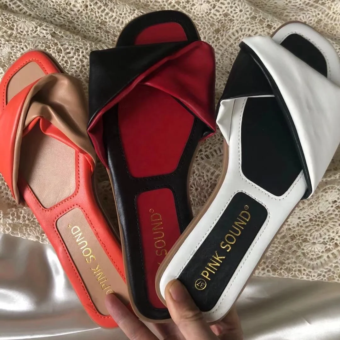 2021 Europe&American summer hot sale sandals flat fashion slides outdoor beach casual slippers in stock, Three colors or customized
2021 Europe&American summer hot sale sandals flat fashion slides outdoor beach casual slippers in stock, Three colors or customized