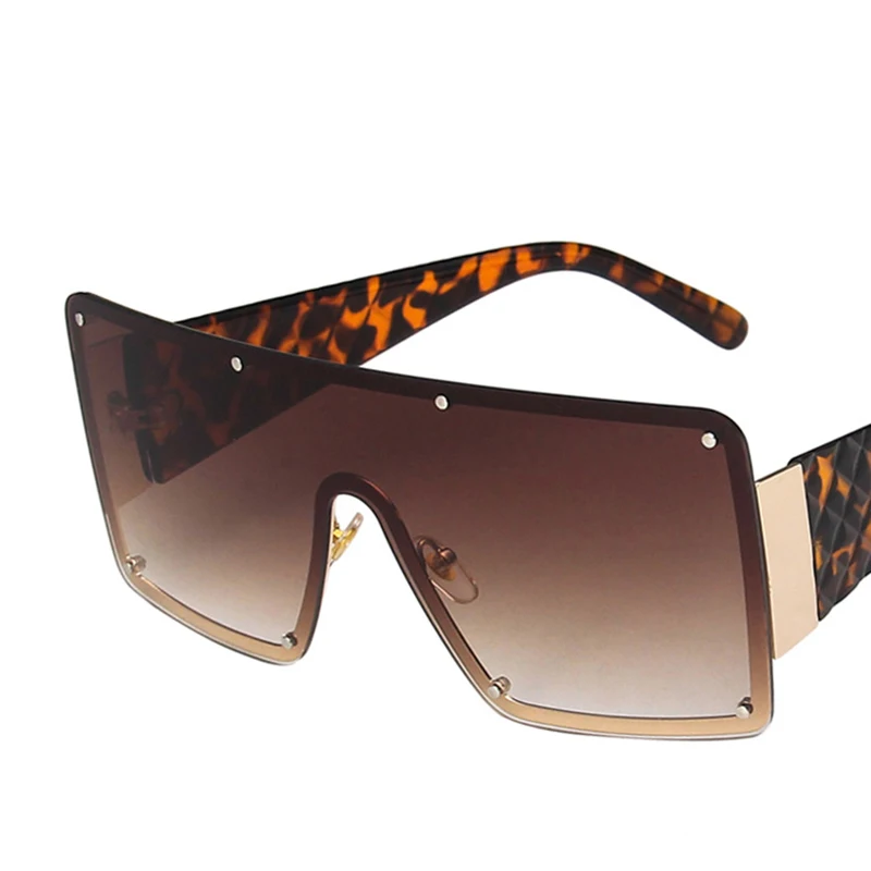 Wholesale Vintage Designer Rhinestone Sunglasses For Women Oversized 2020 Trendy Eyewear Sun Shades Rectangle Sunglasses
Wholesale Vintage Designer Rhinestone Sunglasses For Women Oversized 2020 Trendy Eyewear Sun Shades Rectangle Sunglasses