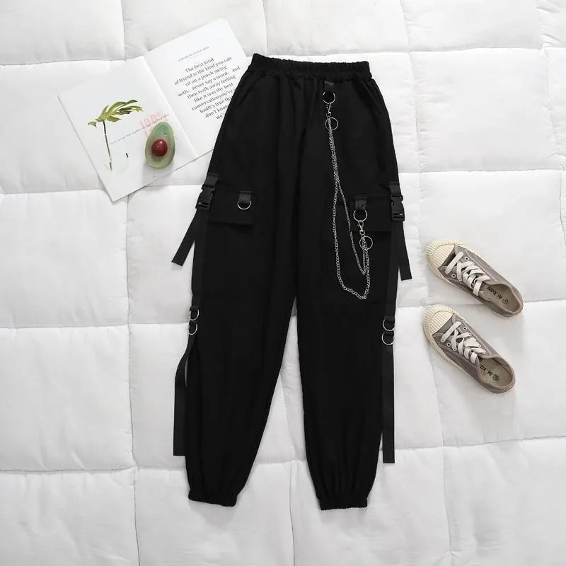 Punk Chain Cargo Pants Women Gothic Harajuku Black Hippie Joggers Goth Loose Trousers Female Elastic High Waist Hip Hop
Punk Chain Cargo Pants Women Gothic Harajuku Black Hippie Joggers Goth Loose Trousers Female Elastic High Waist Hip Hop