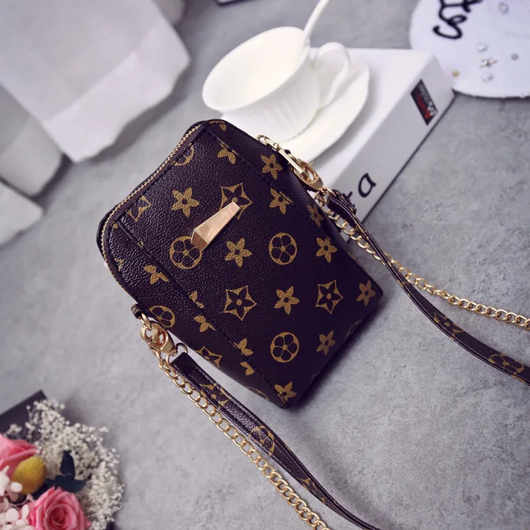 wholesale new fashion Summer style contracted mobile phone bag printing lady leisure small crossbodybag female
wholesale new fashion Summer style contracted mobile phone bag printing lady leisure small crossbodybag female