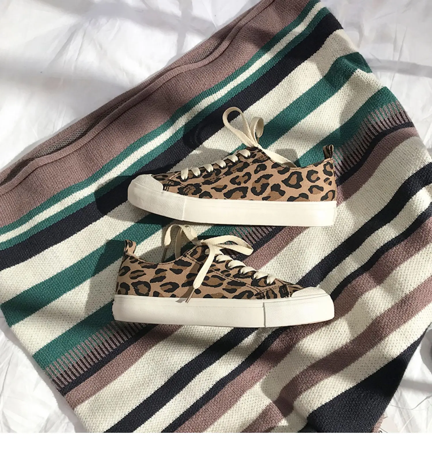 Newest Design Women Lace-up Grey High Upper Ladies Flat Women Sneaker, As picture show or customized
Newest Design Women Lace-up Grey High Upper Ladies Flat Women Sneaker, As picture show or customized