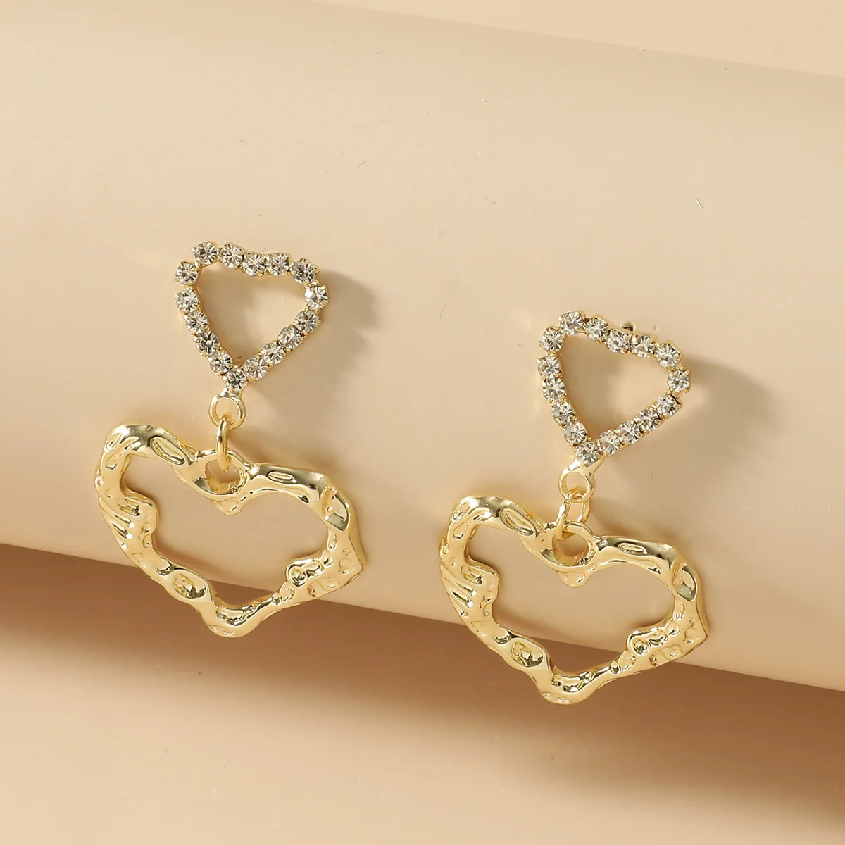 New Arrival Korean Women Earrings Female Elegant Hollow Heart Pearl Shape Alloy Drop Earrings For Women Statement Jewelry, Gold
New Arrival Korean Women Earrings Female Elegant Hollow Heart Pearl Shape Alloy Drop Earrings For Women Statement Jewelry, Gold