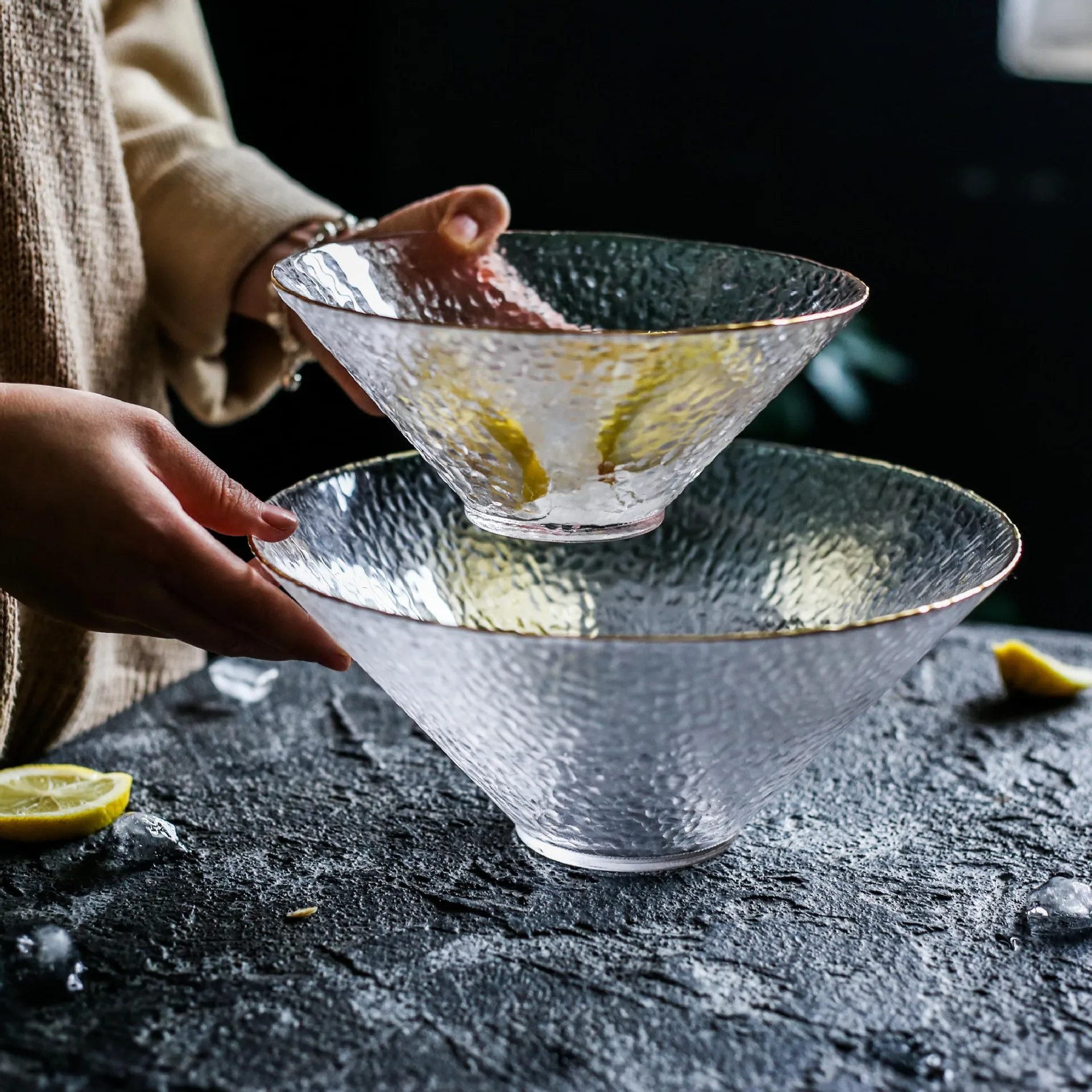 Japanese-style transparent glass ice condensing household salad home tableware fruit bowl, Transperant
Japanese-style transparent glass ice condensing household salad home tableware fruit bowl, Transperant