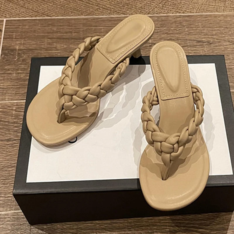 2021 New Design Weave Flip Flops Women Slippers Summer New Outdoor Low Hees Shoes Fashion Narrow Band Ladies Leisure Shoes
2021 New Design Weave Flip Flops Women Slippers Summer New Outdoor Low Hees Shoes Fashion Narrow Band Ladies Leisure Shoes