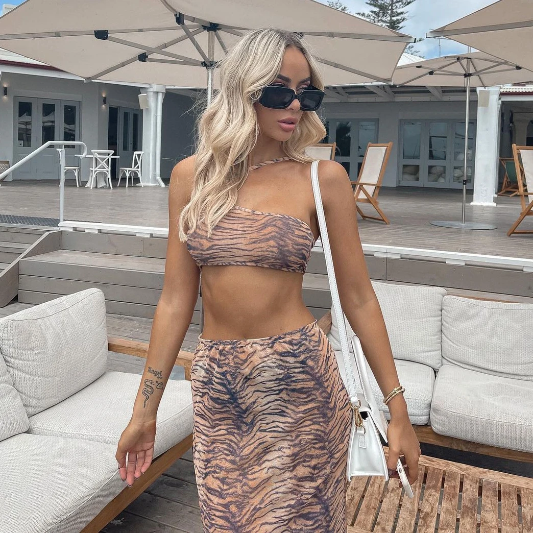 Kliou K21S02376 Asymmetrical Slim Tiger Print Backless Women's Skinny Sets 2 Piece Set Women
Kliou K21S02376 Asymmetrical Slim Tiger Print Backless Women's Skinny Sets 2 Piece Set Women