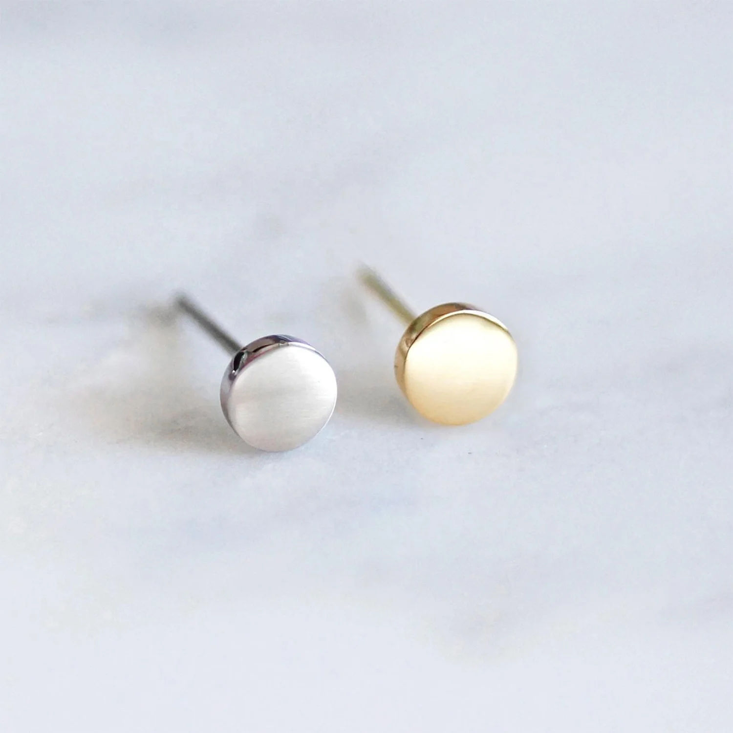 Minimalist Round Earrings Women Classic Luxury Jewelry Trendy 14k Gold Wholesale Stainless Steel Fine Earrings Studs
Minimalist Round Earrings Women Classic Luxury Jewelry Trendy 14k Gold Wholesale Stainless Steel Fine Earrings Studs