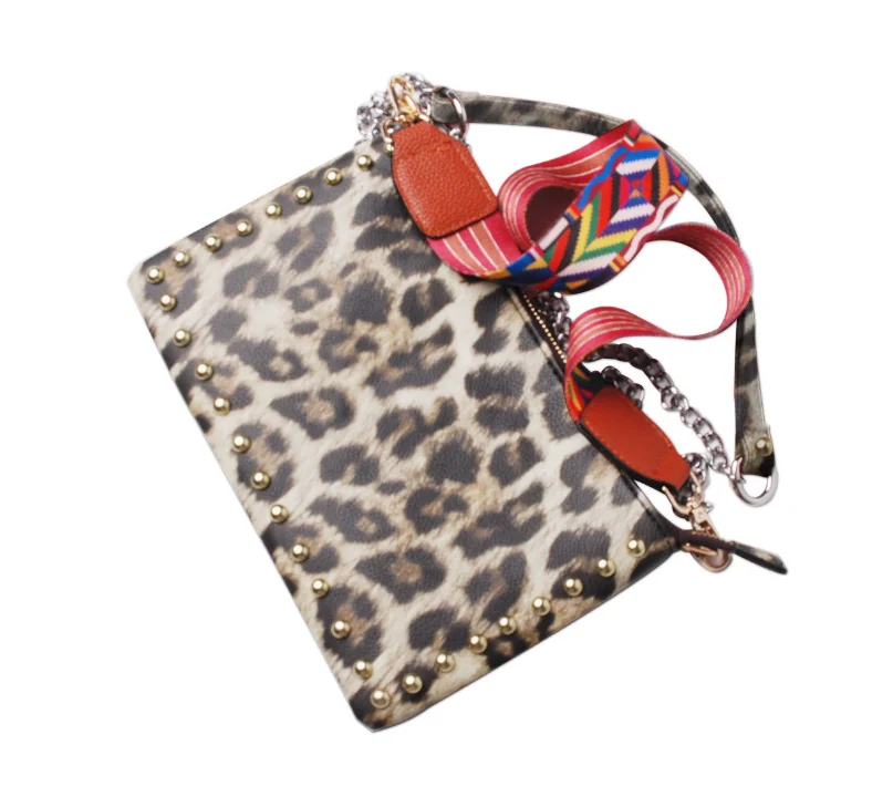 Hot Sale Light Weight PU Leopard Crossbody Bag for Ladies Trendy Single-shoulder Purse with Cheetah Purse With Guitar Strap, 2 colors
Hot Sale Light Weight PU Leopard Crossbody Bag for Ladies Trendy Single-shoulder Purse with Cheetah Purse With Guitar Strap, 2 colors