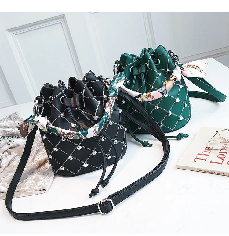 fashion ladies vendors handbags 2021 summer purses Versatile Rhinestone Design Bucket Bag, White, green, black
fashion ladies vendors handbags 2021 summer purses Versatile Rhinestone Design Bucket Bag, White, green, black