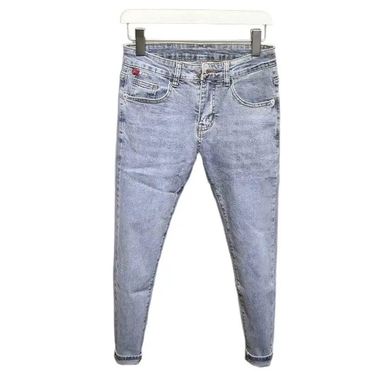 Factory direct sale men's jeans trend new blue washed nine-point Ready to ship slim fit men's jeans in stock
Factory direct sale men's jeans trend new blue washed nine-point Ready to ship slim fit men's jeans in stock