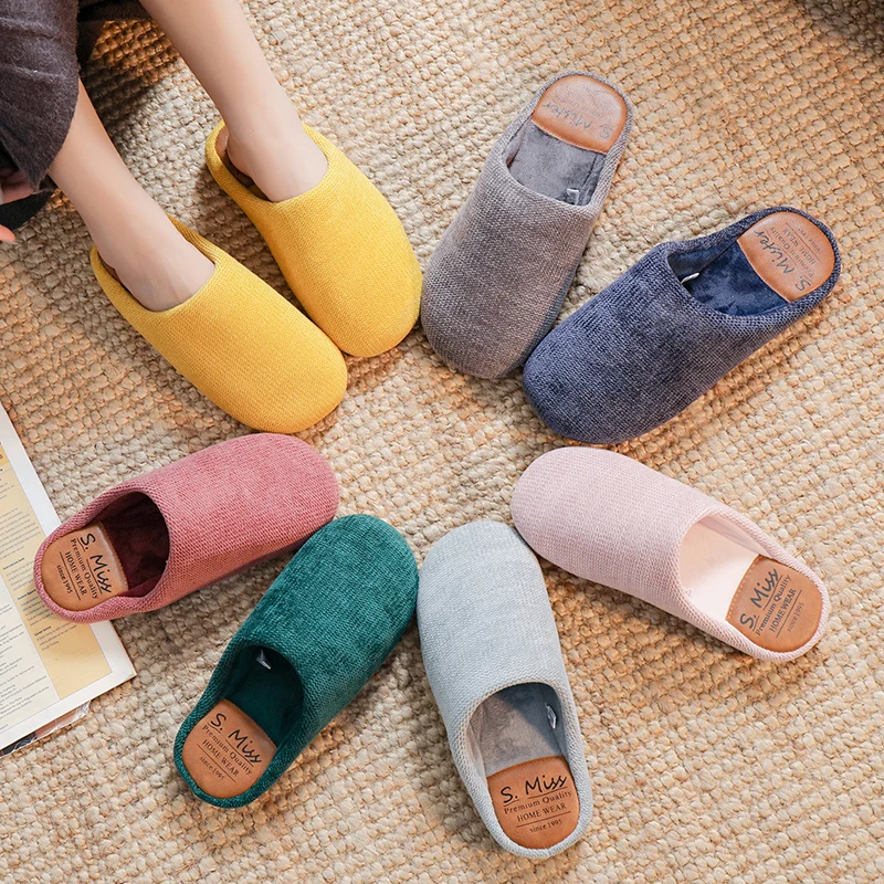 Custom Women's Fashion Soft Indoor Outdoor Fluffy Fur Ladies Fuzzy Rabbit Fur Slippers for Women
Custom Women's Fashion Soft Indoor Outdoor Fluffy Fur Ladies Fuzzy Rabbit Fur Slippers for Women