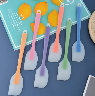 LOVE'N LV553B Small translucent one-piece spatula butter spatula cake silicone spatula baking tools
LOVE'N LV553B Small translucent one-piece spatula butter spatula cake silicone spatula baking tools
