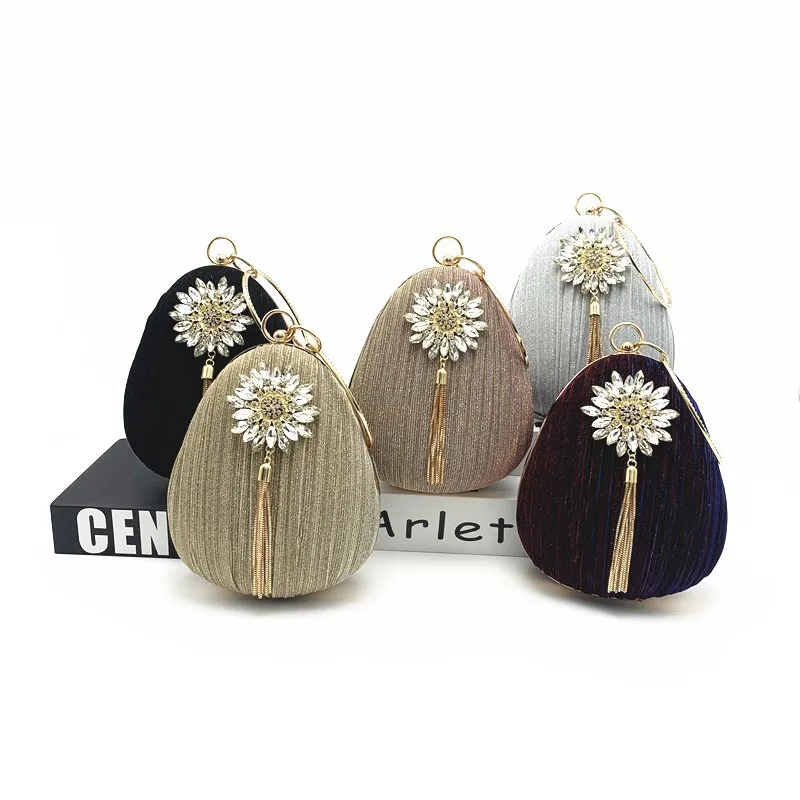 2021 new banquet bag PU pleated strawberry Rhinestone flower Bag party glitter handbag, Black silver golden pink bordeaux red
2021 new banquet bag PU pleated strawberry Rhinestone flower Bag party glitter handbag, Black silver golden pink bordeaux red