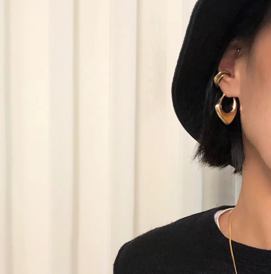INS New Trend Jewelry 18K Gold Plated Circle Huggie Earrings S925 Circle Earrings for Women
INS New Trend Jewelry 18K Gold Plated Circle Huggie Earrings S925 Circle Earrings for Women