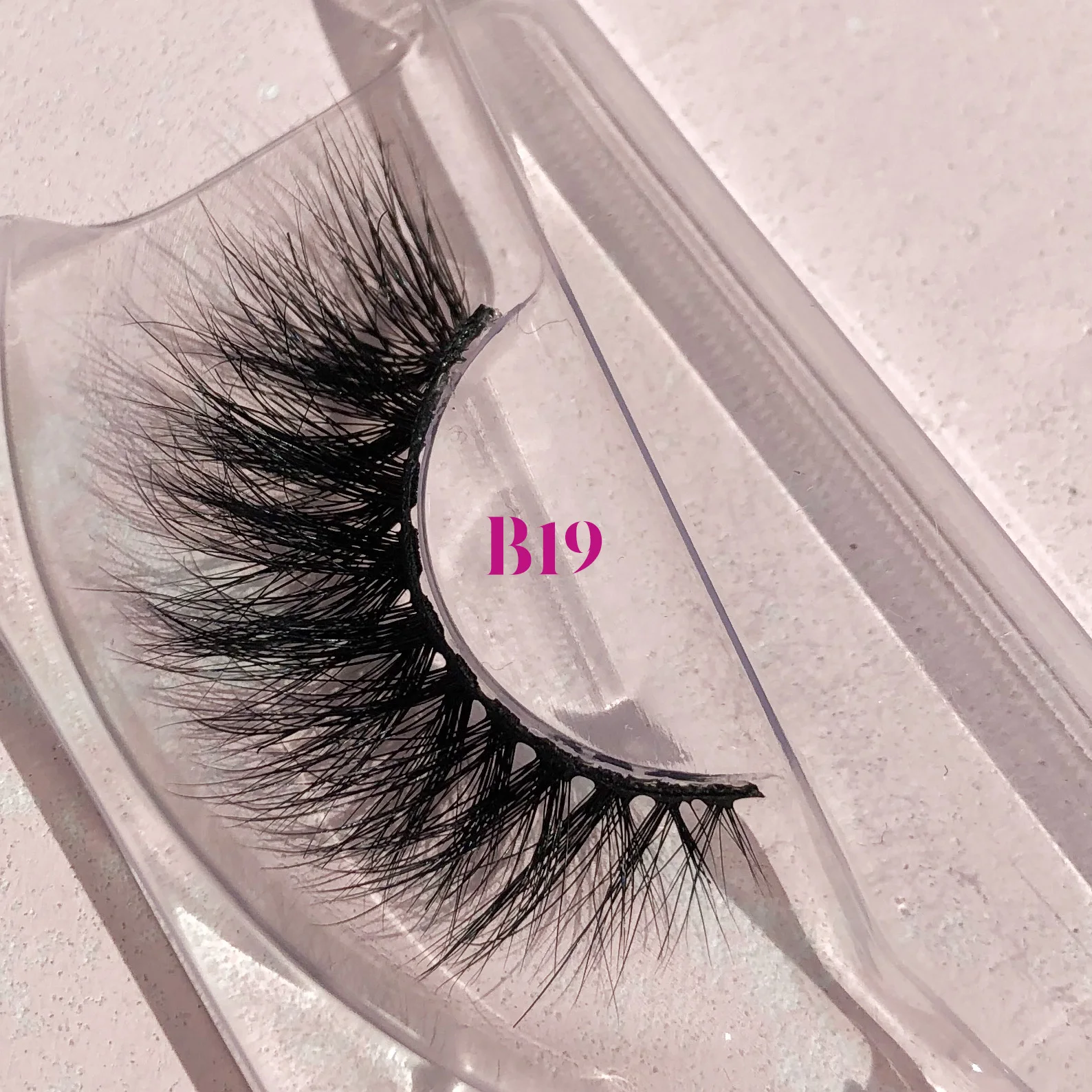 iShero 20mm mink eyelash vendor 3d eyelashes 100% real mink with eyelash box private label, Black
iShero 20mm mink eyelash vendor 3d eyelashes 100% real mink with eyelash box private label, Black