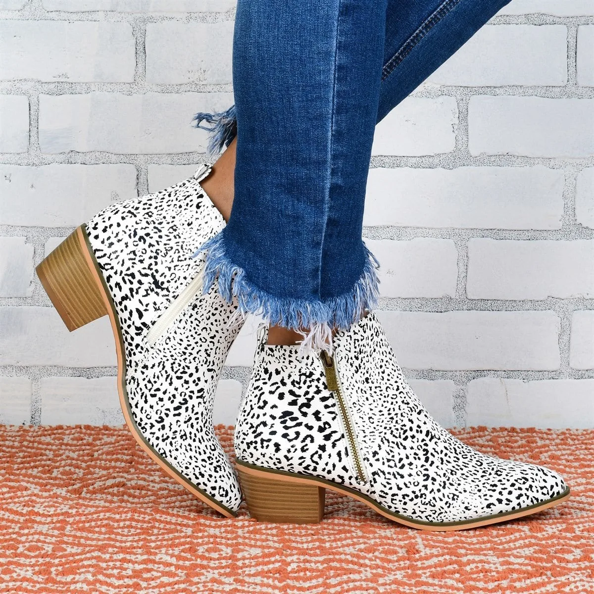 Women Ankle Boots Autumn Winter Pu Leather Leopard Ladies Shoes Chunky Heels Platform Boots Punk Western Short Boots
Women Ankle Boots Autumn Winter Pu Leather Leopard Ladies Shoes Chunky Heels Platform Boots Punk Western Short Boots