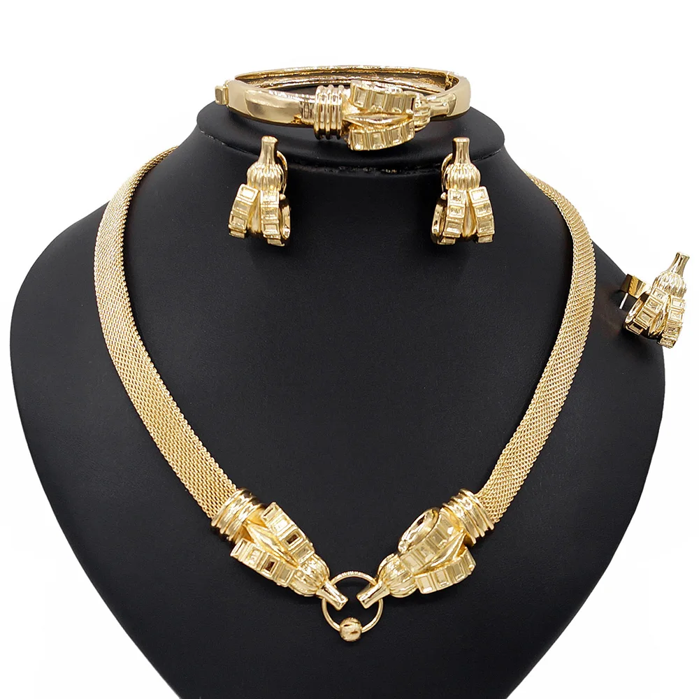Hot Selling Casual Dresses Accessories Four Piece Necklace Set Delicate Brazilian Vintage Design Women XO Jewelry Set For Daily
Hot Selling Casual Dresses Accessories Four Piece Necklace Set Delicate Brazilian Vintage Design Women XO Jewelry Set For Daily