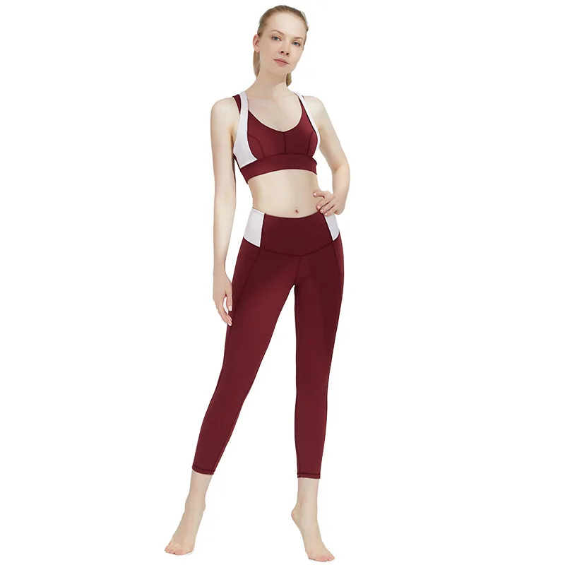 European and American new women's bra color matching two-piece suit running sports peach hip fitness training yoga clothes
European and American new women's bra color matching two-piece suit running sports peach hip fitness training yoga clothes