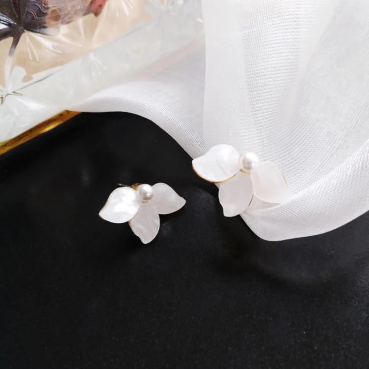Amazon Hot Sale S925 Sterling Silver Needle Resin Flower Earrings Fresh Water Pearl Flower Acrylic Stud Earrings For Girls
Amazon Hot Sale S925 Sterling Silver Needle Resin Flower Earrings Fresh Water Pearl Flower Acrylic Stud Earrings For Girls