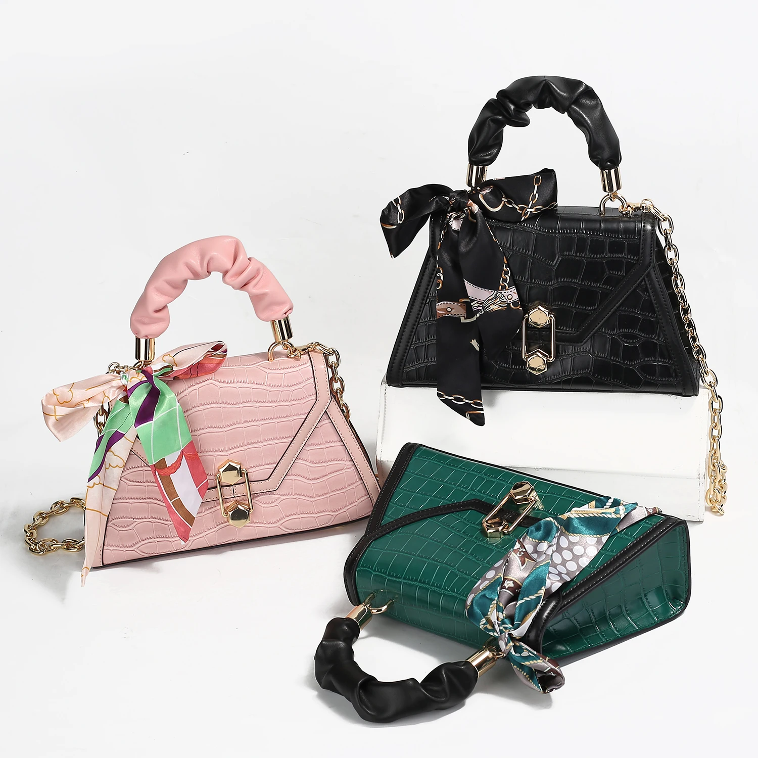 Hot selling girl classic silk scarf with ladies crocodile line women lady handbags shopping bags
Hot selling girl classic silk scarf with ladies crocodile line women lady handbags shopping bags