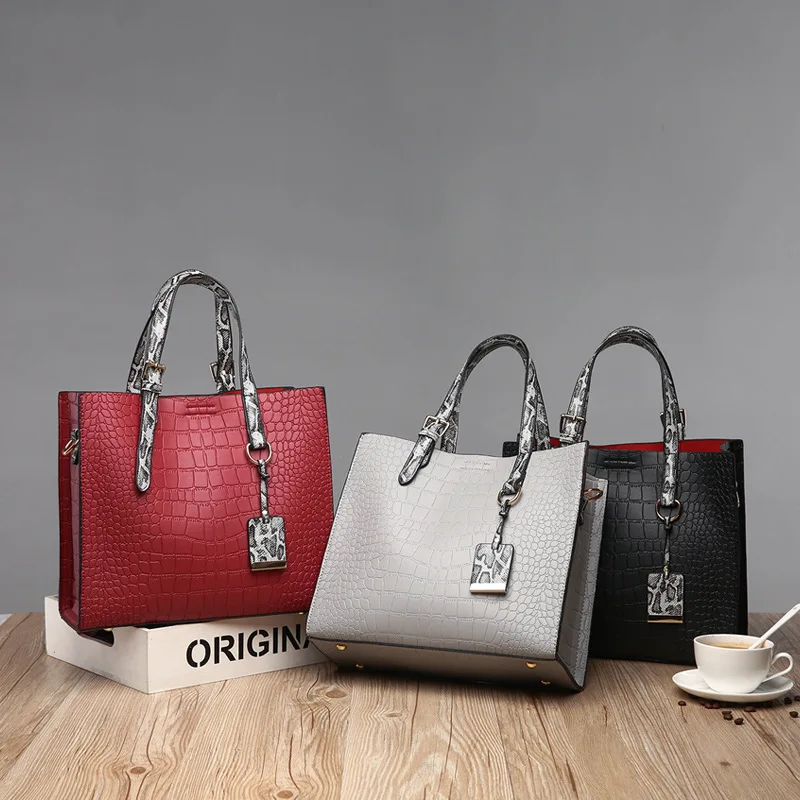 wholesale custom logo labels italian cheap genuine leather classic handbag elegant female handbag classic handbag for women
wholesale custom logo labels italian cheap genuine leather classic handbag elegant female handbag classic handbag for women