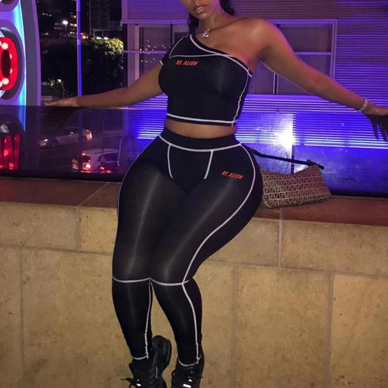 Fashion Sporty Fashion Active Wear Black Fitness Tracksuits One Shoulder 2 Piece Set Women Workout Crop Top And Leggings Sets, Color as picture
Fashion Sporty Fashion Active Wear Black Fitness Tracksuits One Shoulder 2 Piece Set Women Workout Crop Top And Leggings Sets, Color as picture
