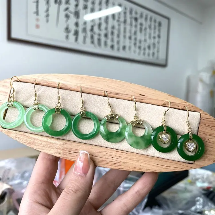 Jade Earrings 2021 ins colorful natural light green vintage women charm jade hoop earrings, Picture shows
Jade Earrings 2021 ins colorful natural light green vintage women charm jade hoop earrings, Picture shows