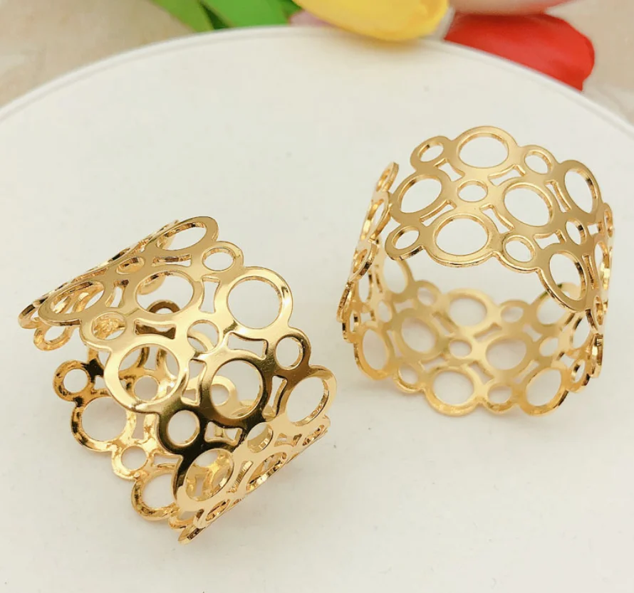 Wholesale restaurant tableware decorative napkin buckle hollow metal napkin ring, Gold silver
Wholesale restaurant tableware decorative napkin buckle hollow metal napkin ring, Gold silver