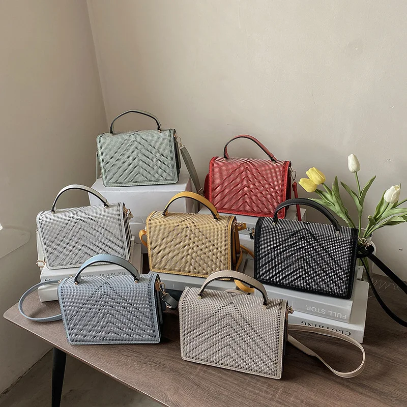 2021 Factory popular young lady diamond handbags girls shoulder hand bags luxury purses for women
2021 Factory popular young lady diamond handbags girls shoulder hand bags luxury purses for women