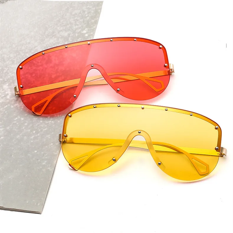 Luxury One Piece Large Frame Sunglasses Women Men Fashion Metal Sun Glasses Colorful Lens Sunglasses
Luxury One Piece Large Frame Sunglasses Women Men Fashion Metal Sun Glasses Colorful Lens Sunglasses