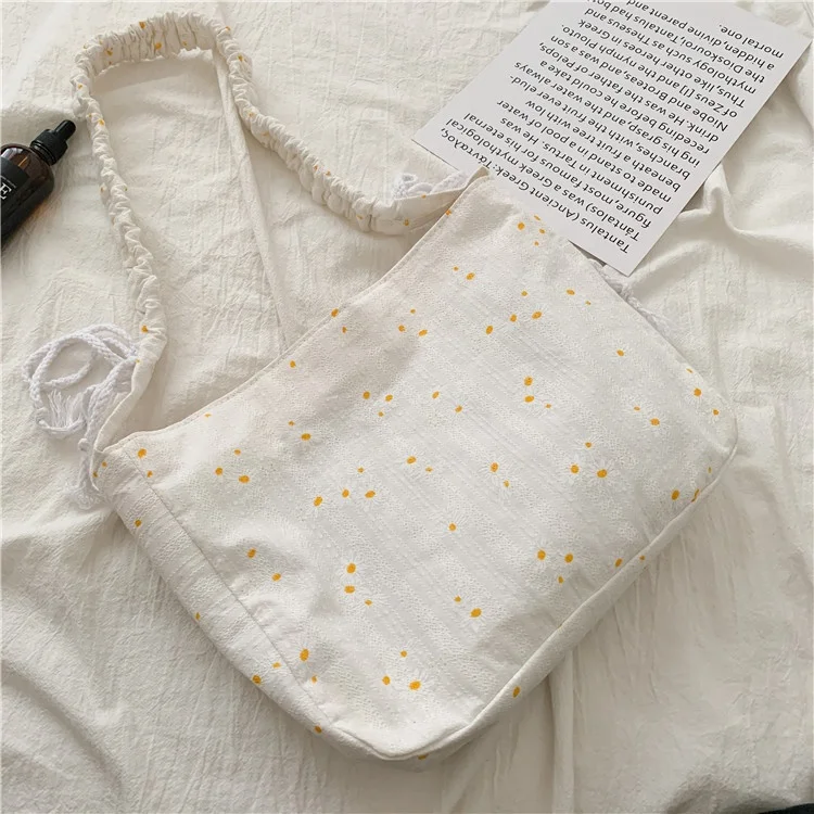 Factory direct fashion net red all-match canvas shoulder bag woman new trend womens hottest messenger bags
Factory direct fashion net red all-match canvas shoulder bag woman new trend womens hottest messenger bags
