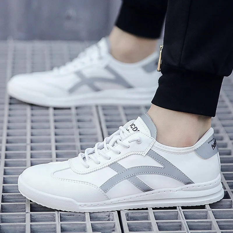 Lighted mens casual flat shoes sneakers in leather 2020 1 pair for wholesale, Gray white, green white, blue red white
Lighted mens casual flat shoes sneakers in leather 2020 1 pair for wholesale, Gray white, green white, blue red white