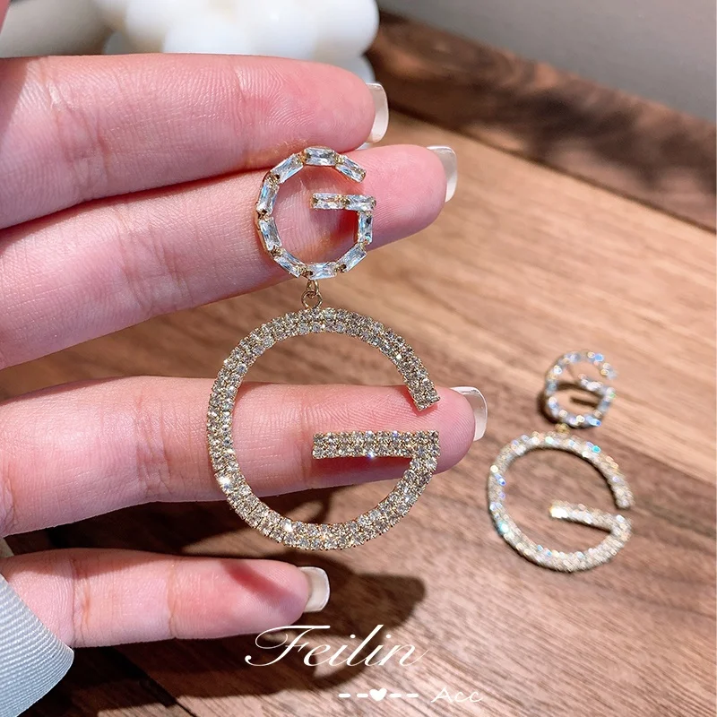 New Arrival Luxury Brand Long Chain Letter G Hanging Earrings For Women Crystal Big Dangle GG Earrings Women Jewelry 2021, Many colors fyi
New Arrival Luxury Brand Long Chain Letter G Hanging Earrings For Women Crystal Big Dangle GG Earrings Women Jewelry 2021, Many colors fyi