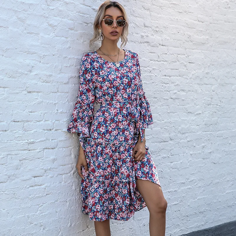 2022 spring ruffled women's bohemian dress round neck floral flared sleeves lace-up casual dresses
2022 spring ruffled women's bohemian dress round neck floral flared sleeves lace-up casual dresses