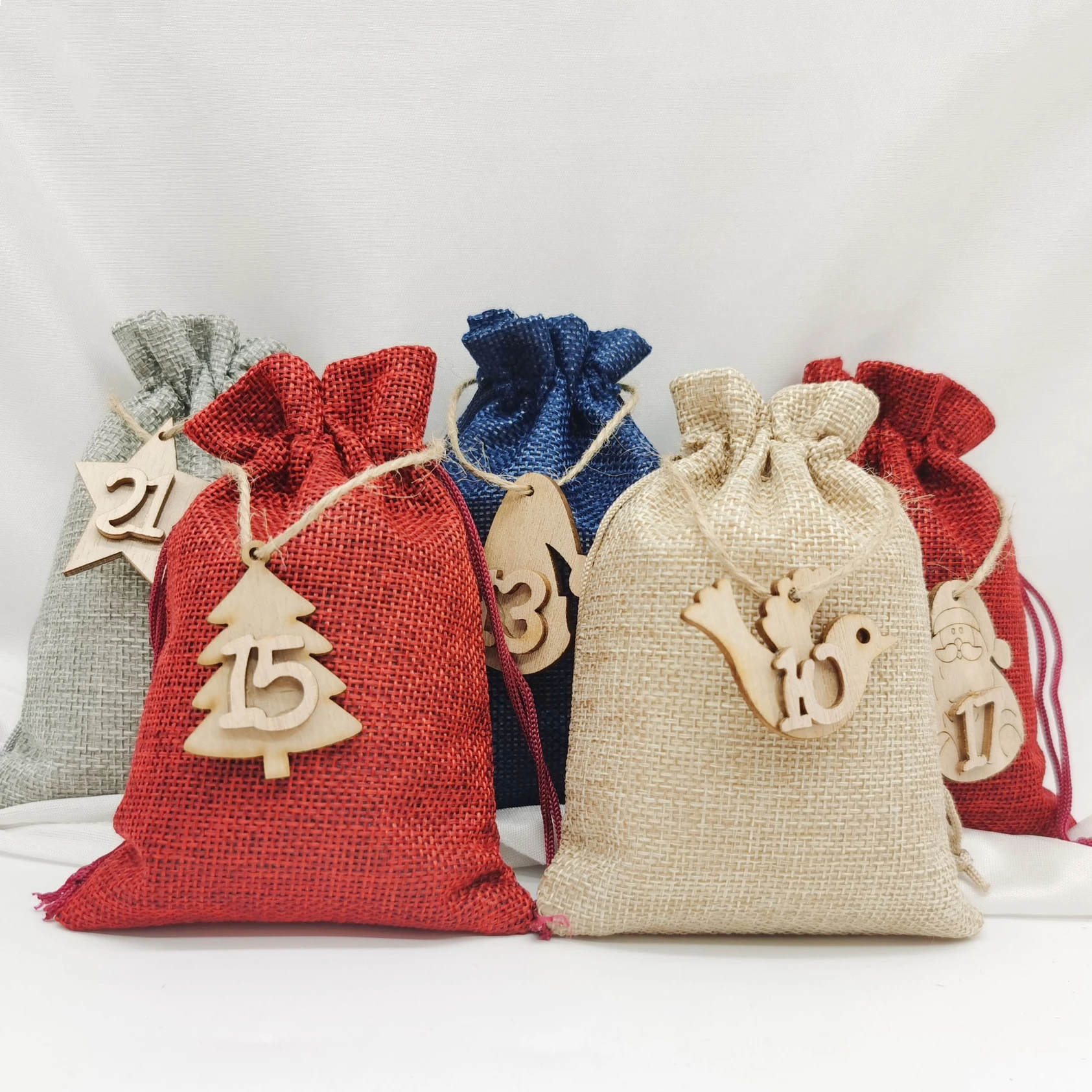 Christmas Gift Pouch Linen Small Drawstring Packaging Bag with Stickers For Decorations, Multiple color
Christmas Gift Pouch Linen Small Drawstring Packaging Bag with Stickers For Decorations, Multiple color