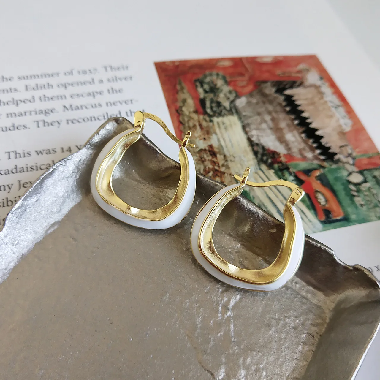 Latest Arrival Women S925 Jewelry Geometric Circle Huggie Earrings White Oil Dripping Circle Earrings
Latest Arrival Women S925 Jewelry Geometric Circle Huggie Earrings White Oil Dripping Circle Earrings