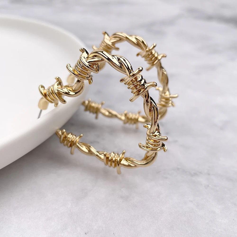 KITI Factory Price Fashion Geometric Irregular Heart Round Hoop Large Stud Earrings
KITI Factory Price Fashion Geometric Irregular Heart Round Hoop Large Stud Earrings