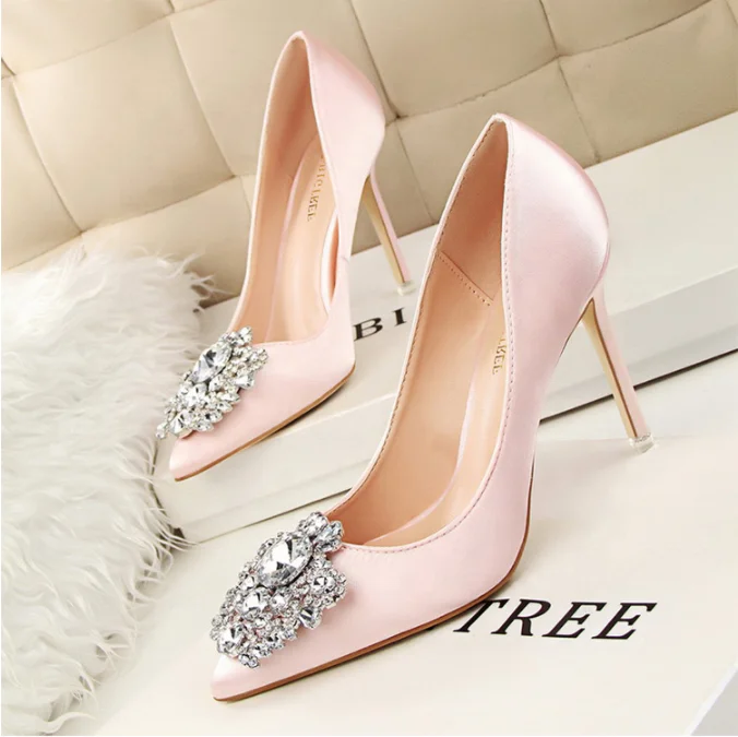Simple Custom Rhinestone Lady Woman Pumps Office Causal Crystal Sequin Flower High Heels
Simple Custom Rhinestone Lady Woman Pumps Office Causal Crystal Sequin Flower High Heels