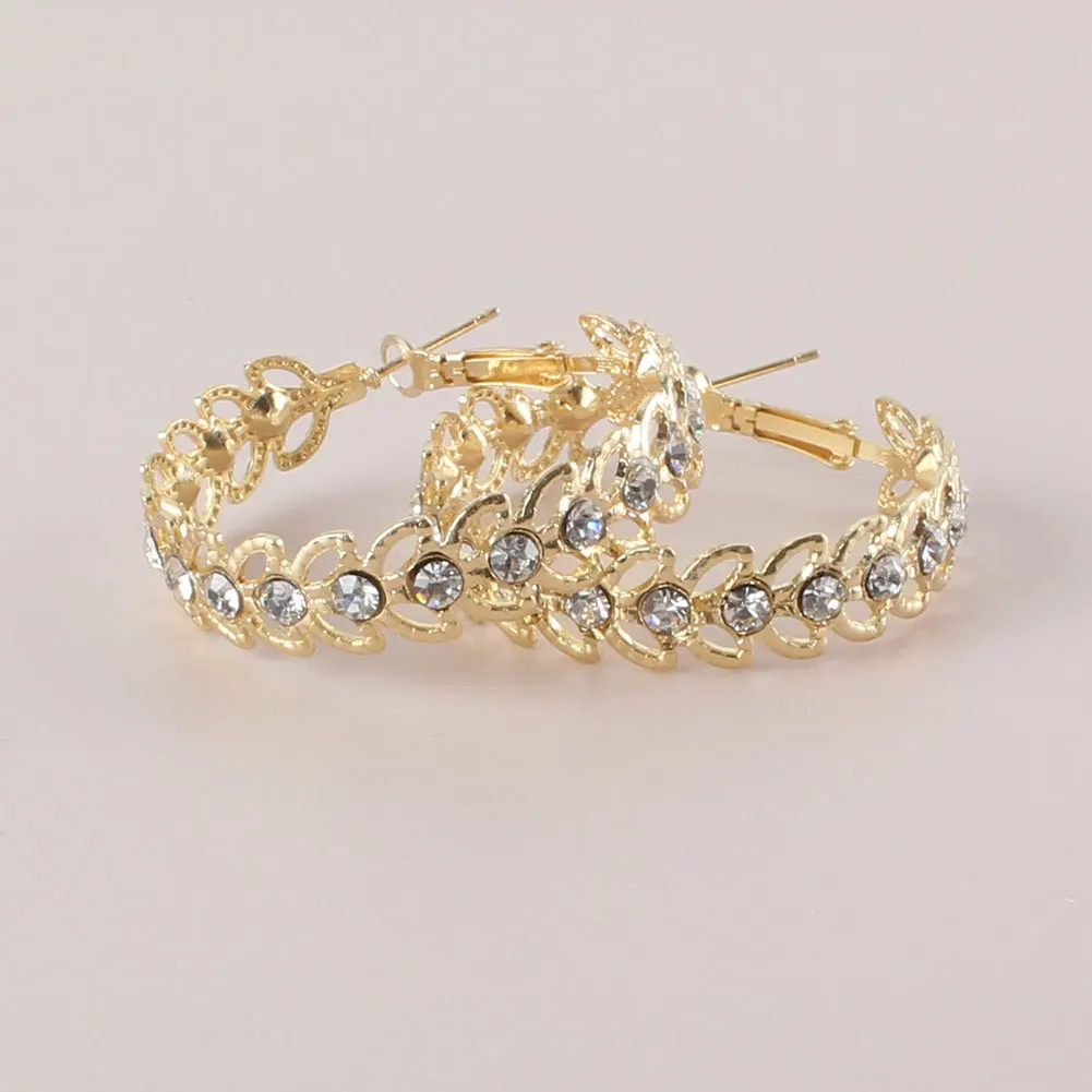 new design European style circle shape zircon rhinestone alloy 18K gold plated earring jewelry woman accessories
new design European style circle shape zircon rhinestone alloy 18K gold plated earring jewelry woman accessories
