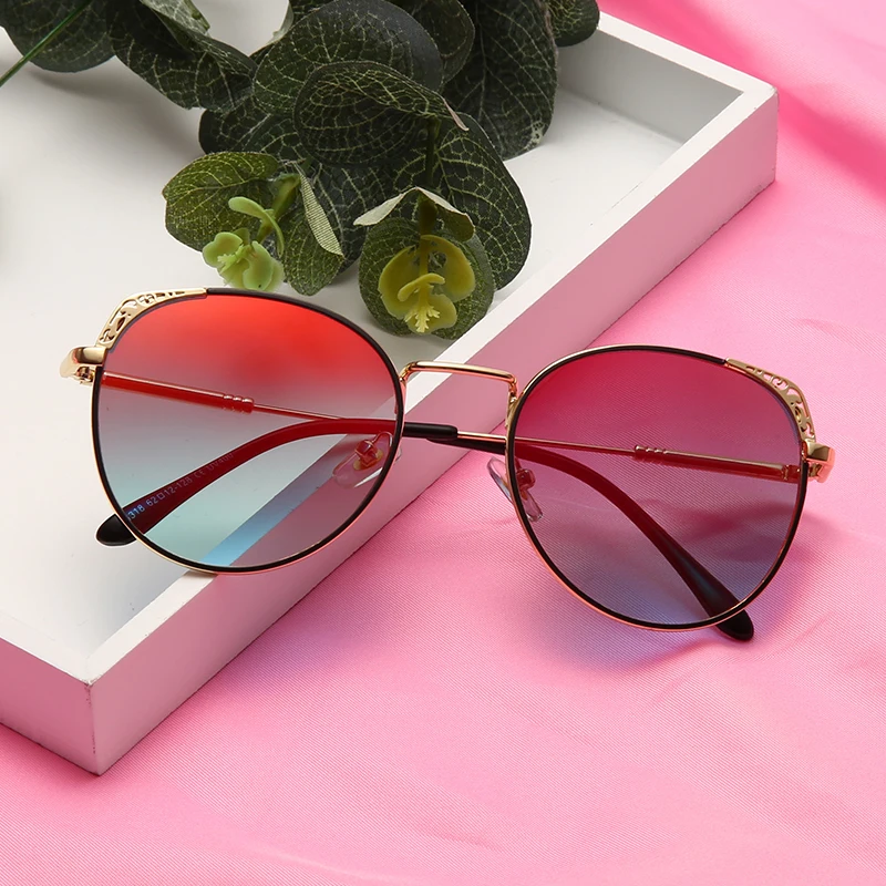 2021 new custom logo gold frame round gradient fashion sun glasses sunglasses women river
2021 new custom logo gold frame round gradient fashion sun glasses sunglasses women river