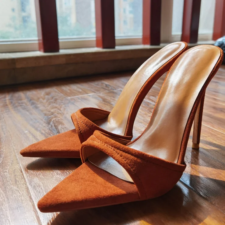 2022 fashion new pointed thin heel women's slippers long term stock 35-42 Women's sandals
2022 fashion new pointed thin heel women's slippers long term stock 35-42 Women's sandals
